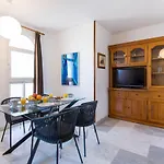 Апартаменти Boliches Center Next To The Beach, Parking, Pool & Terrace Фуенхірола