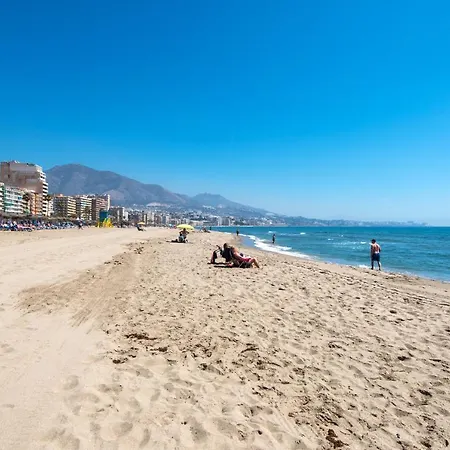 Boliches Center Next To The Beach, Parking, Pool & Terrace 아파트 푸엔히롤라