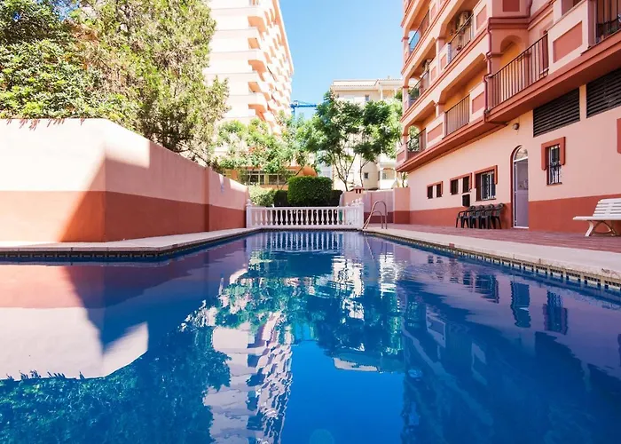 Daire Boliches Center Next To The Beach, Parking, Pool & Terrace Fuengirola