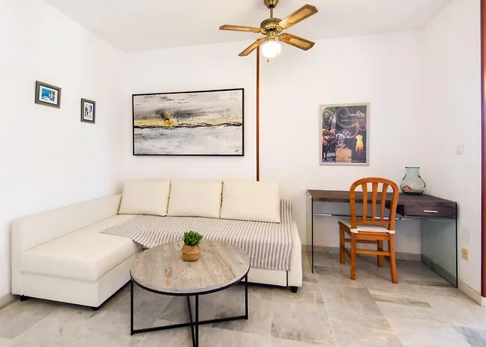 Boliches Center Next To The Beach, Parking, Pool & Terrace דירה פואנגירולה